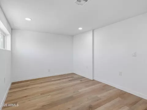 Bedroom - 8025 N 11th Pl, Phoenix, AZ 85020 photo 2 of 7