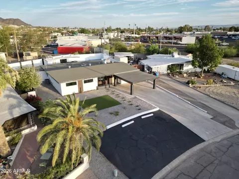 View/Area - 8025 N 11th Pl, Phoenix, AZ 85020 photo 2 of 6