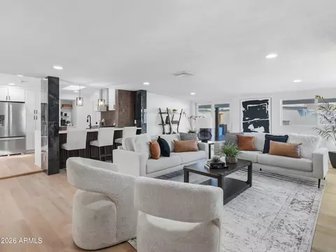 Living - 8025 N 11th Pl, Phoenix, AZ 85020 photo 2 of 7