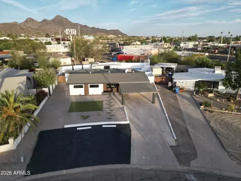 View/Area - 8025 N 11th Pl, Phoenix, AZ 85020 photo 1 of 6