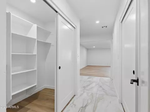 Entry Way - 8025 N 11th Pl, Phoenix, AZ 85020 photo 3 of 3