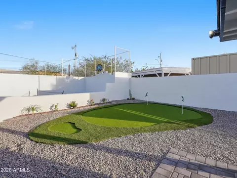 Exterior - 8025 N 11th Pl, Phoenix, AZ 85020 photo 4 of 12