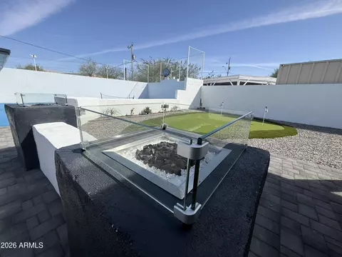 Exterior - 8025 N 11th Pl, Phoenix, AZ 85020 photo 7 of 12