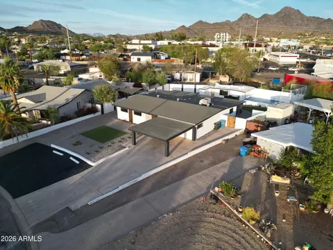 View/Area - 8025 N 11th Pl, Phoenix, AZ 85020 photo 3 of 6