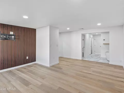 Living - 8025 N 11th Pl, Phoenix, AZ 85020 photo 5 of 7