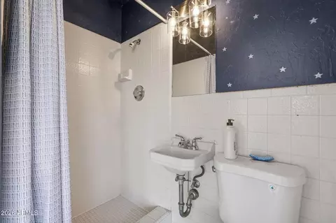 Bath - 3848 E Contessa St, Mesa, AZ 85205 photo 7 of 7