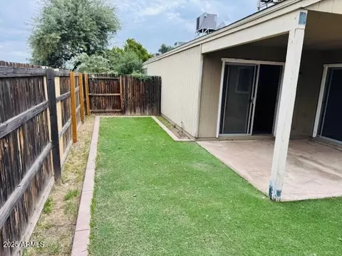 Exterior - 4044 E Carson Rd, Phoenix, AZ 85042 photo 2 of 3