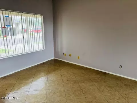 Living - 4044 E Carson Rd, Phoenix, AZ 85042 photo 3 of 4
