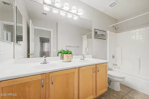 Bath - 4123 W Alex Loop, Phoenix, AZ 85083 photo 3 of 3