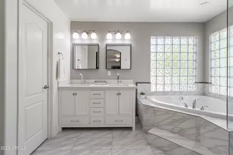 Bath - 2402 E Kramer Cir, Mesa, AZ 85213 photo 2 of 5