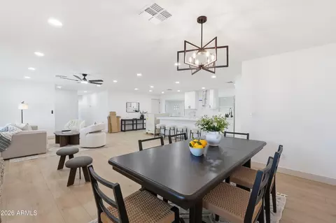 Dining - 8162 N 1st Ave, Phoenix, AZ 85021 photo 2 of 3