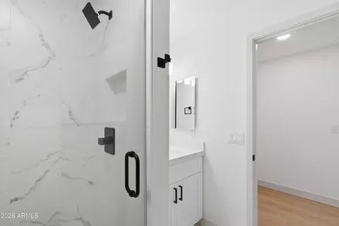 Bath - 8162 N 1st Ave, Phoenix, AZ 85021 photo 6 of 6