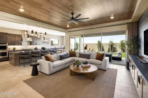 686 W Treasure Trl, Apache Junction, AZ 85120 photo 2