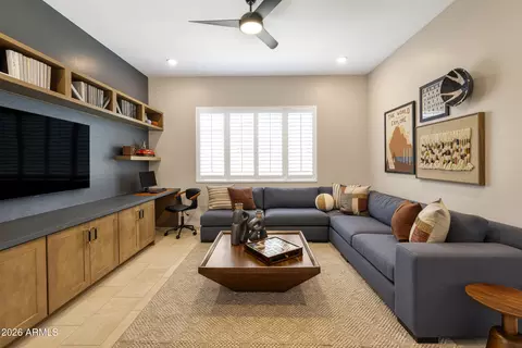 686 W Treasure Trl, Apache Junction, AZ 85120 photo 9