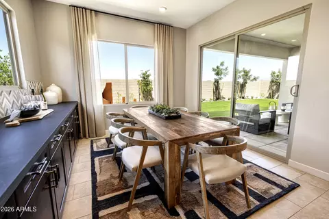 686 W Treasure Trl, Apache Junction, AZ 85120 photo 4