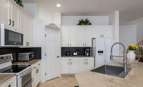 Kitchen - 2352 S Boca Cir, Mesa, AZ 85209 photo 5 of 5