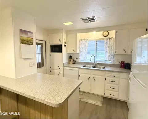 10701 N 99th Ave #162, Peoria, AZ 85345