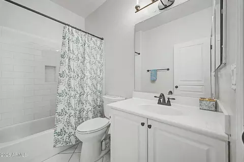 Bath - 3094 E Cotton Ln, Gilbert, AZ 85234 photo 2 of 5