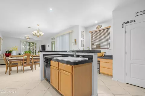 Kitchen - 1802 E Donner Dr, Phoenix, AZ 85042 photo 4 of 5