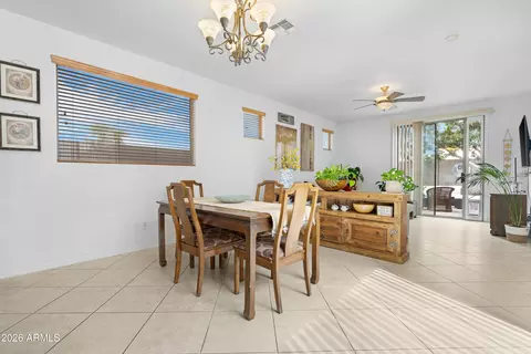 Dining - 1802 E Donner Dr, Phoenix, AZ 85042 photo 2 of 2