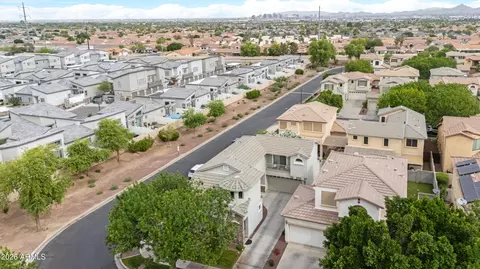 View/Area - 1802 E Donner Dr, Phoenix, AZ 85042 photo 1 of 8