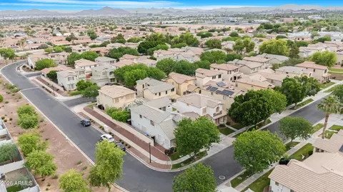 View/Area - 1802 E Donner Dr, Phoenix, AZ 85042 photo 4 of 8