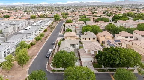 View/Area - 1802 E Donner Dr, Phoenix, AZ 85042 photo 3 of 8