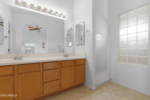 Bath - 1802 E Donner Dr, Phoenix, AZ 85042 photo 2 of 4