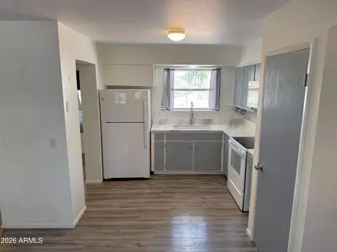 Kitchen - 5832 E Colby St, Mesa, AZ 85205 photo 5 of 5
