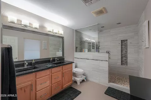 Bath - 731 E Reflection Pl, Chandler, AZ 85286 photo 2 of 2