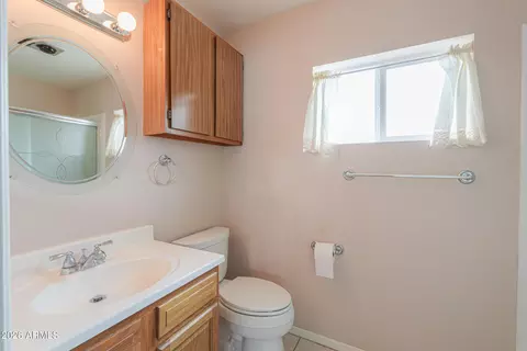 Bath - 2139 E Betty Elyse Ln, Phoenix, AZ 85022 photo 2 of 3