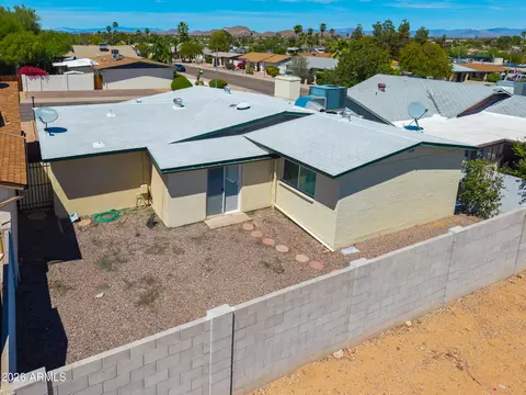 View/Area - 2139 E Betty Elyse Ln, Phoenix, AZ 85022 photo 1 of 5