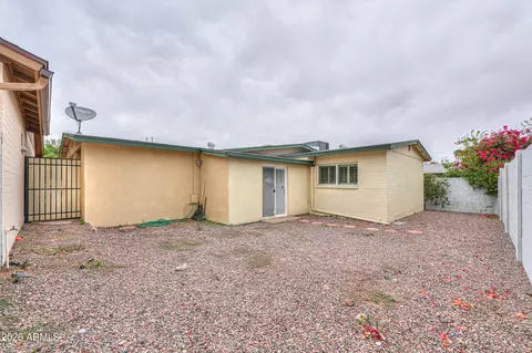 Exterior - 2139 E Betty Elyse Ln, Phoenix, AZ 85022 photo 3 of 3