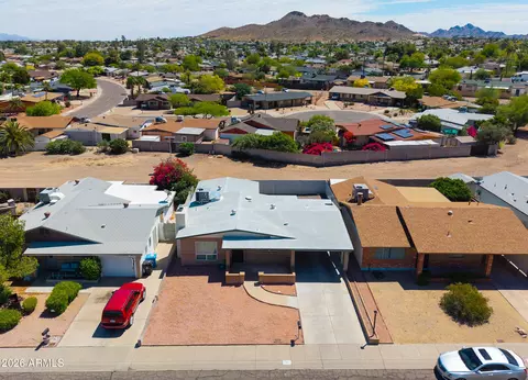 View/Area - 2139 E Betty Elyse Ln, Phoenix, AZ 85022 photo 4 of 5