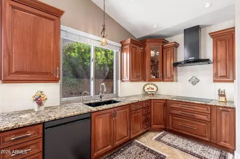 Kitchen - 762 E Verbena Dr, Phoenix, AZ 85048 photo 2 of 3