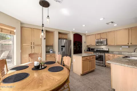 Kitchen - 1163 E Devon Dr, Gilbert, AZ 85296 photo 3 of 5