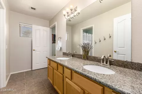 Bath - 1163 E Devon Dr, Gilbert, AZ 85296 photo 2 of 4