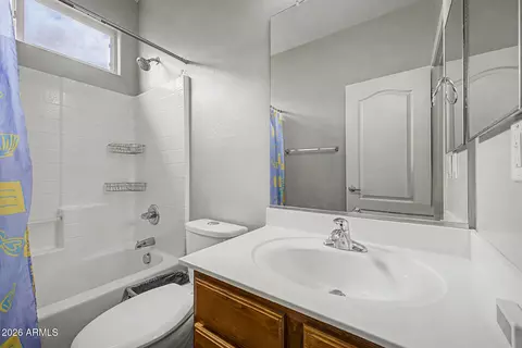 Bath - 3918 E Pollack St, Phoenix, AZ 85042 photo 3 of 3