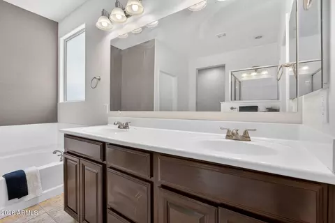 Bath - 3849 E Morrison Ranch Pkwy, Gilbert, AZ 85296 photo 2 of 5