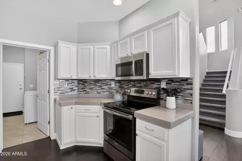 Kitchen - 7445 Eagle Crest Dr #1056, Mesa, AZ 85207 photo 3 of 5