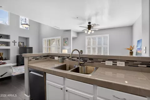 Kitchen - 7445 Eagle Crest Dr #1056, Mesa, AZ 85207 photo 4 of 5