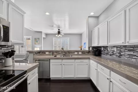 Kitchen - 7445 Eagle Crest Dr #1056, Mesa, AZ 85207 photo 1 of 5