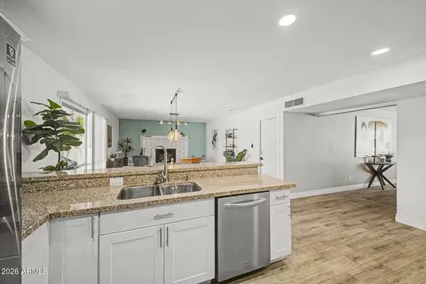 Kitchen - 8001 N 17th Dr, Phoenix, AZ 85021 photo 4 of 5