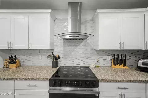 Kitchen - 8001 N 17th Dr, Phoenix, AZ 85021 photo 5 of 5