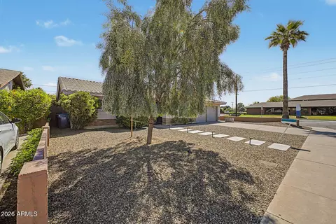 Exterior - 8001 N 17th Dr, Phoenix, AZ 85021 photo 3 of 10