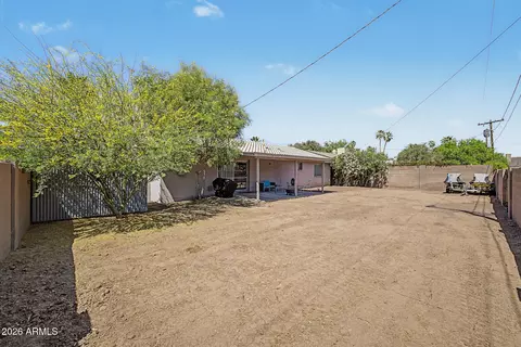 Exterior - 8001 N 17th Dr, Phoenix, AZ 85021 photo 7 of 10