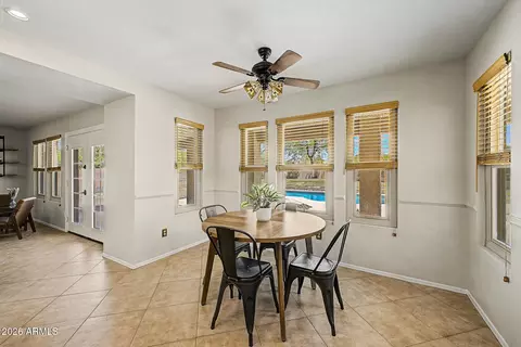 Dining - 4140 E Pinto Ln, Phoenix, AZ 85050 photo 1 of 2