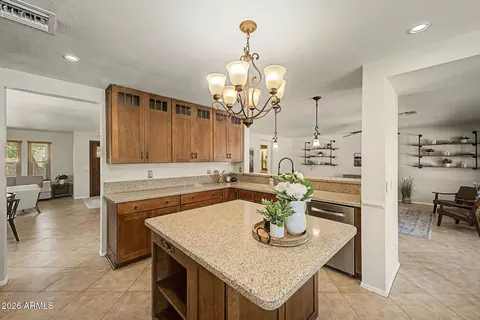Kitchen - 4140 E Pinto Ln, Phoenix, AZ 85050 photo 2 of 2