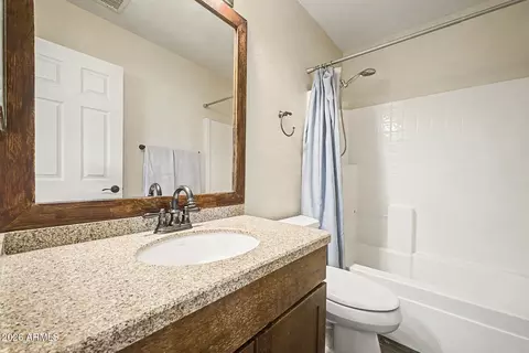 Bath - 4140 E Pinto Ln, Phoenix, AZ 85050 photo 3 of 3