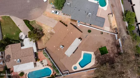 View/Area - 1325 E Avalon Dr, Phoenix, AZ 85014 photo 14 of 19